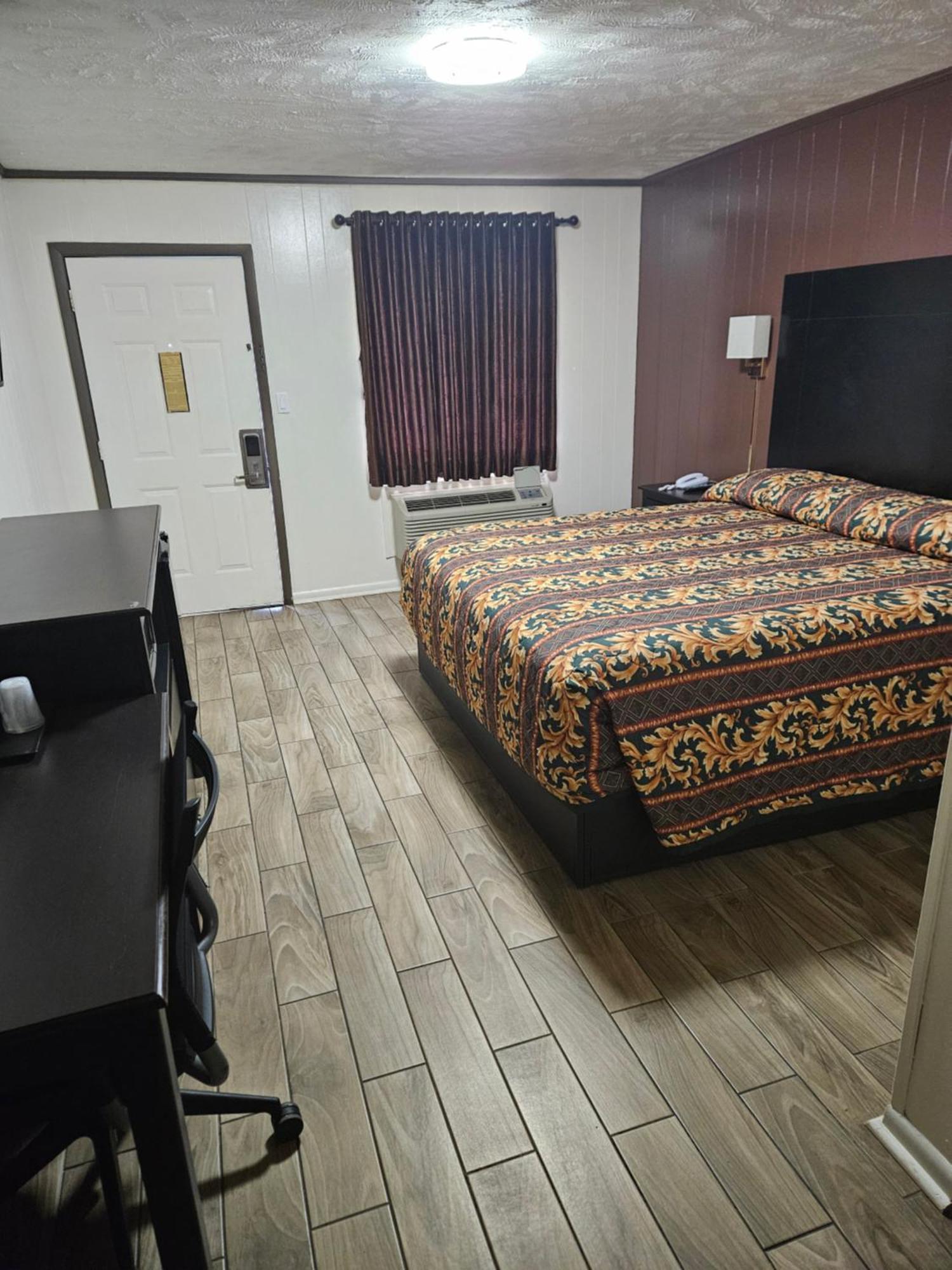Traveler'S Inn Roanoke Bagian luar foto