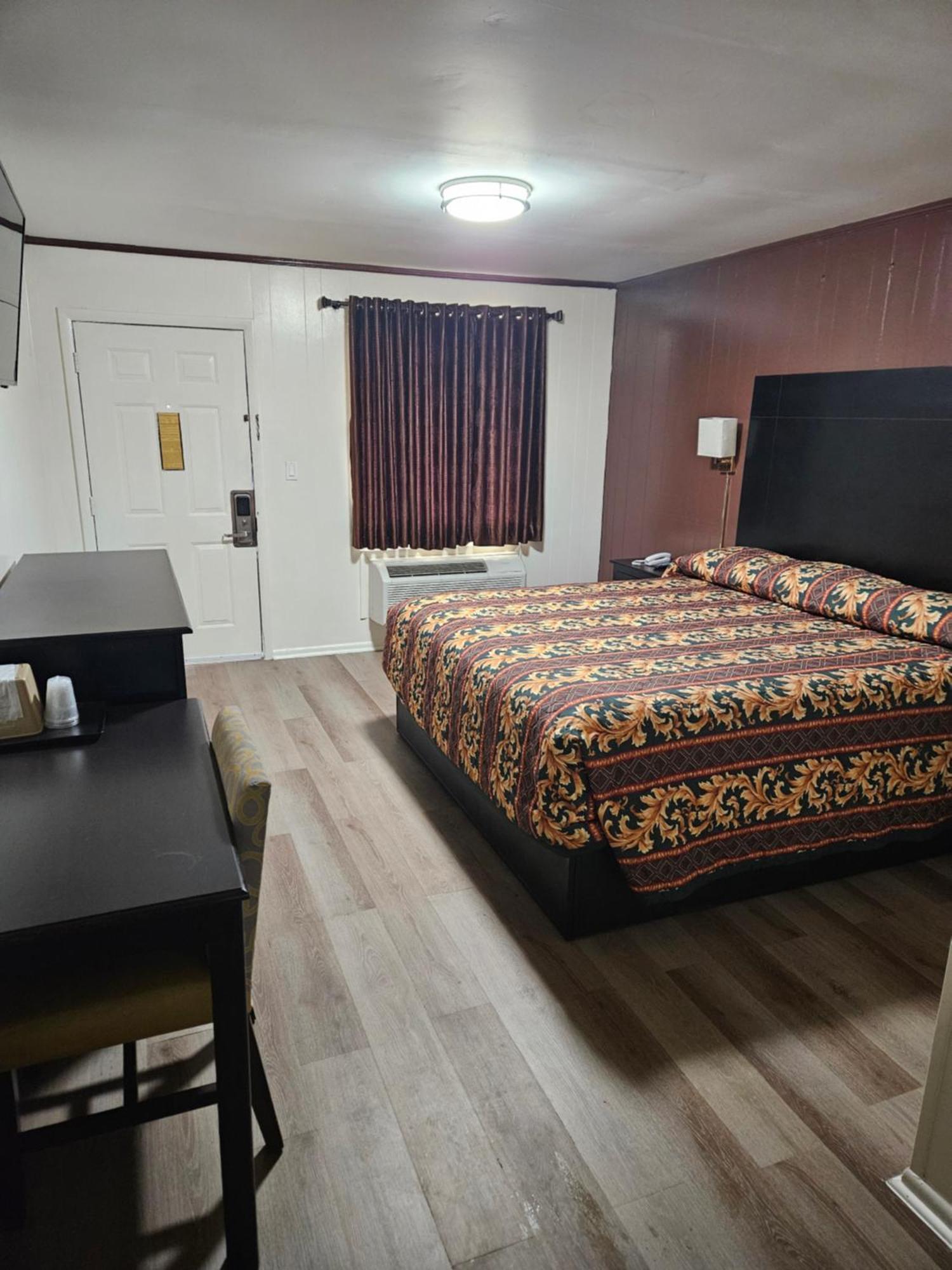 Traveler'S Inn Roanoke Bagian luar foto